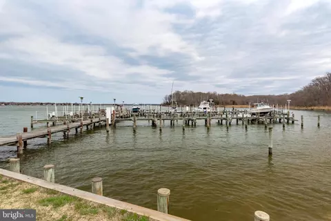 View/Area - 3563 Oak Dr, Edgewater, MD 21037 photo 4 of 11
