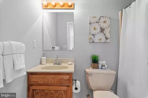 Bath - 3563 Oak Dr, Edgewater, MD 21037 photo 6 of 6