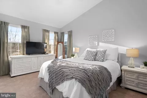 Bedroom - 3563 Oak Dr, Edgewater, MD 21037 photo 1 of 8