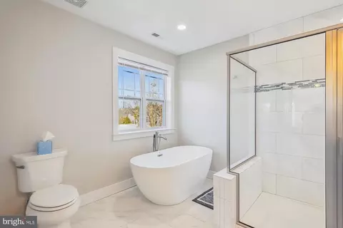 Bath - 1102 Collison Rd, Edgewater, MD 21037 photo 5 of 7
