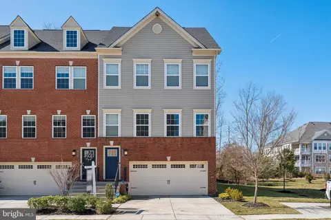 8334 Daydream Cres, Pasadena, MD 21122
