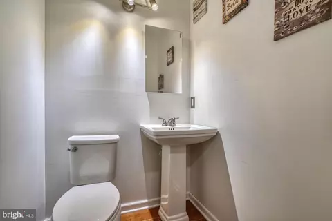 Bath - 1775 Bennett Pl, Severn, MD 21144 photo 1 of 3