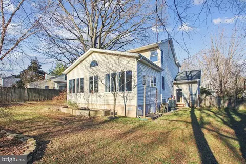 Exterior - 3670 7th Ave, Edgewater, MD 21037 photo 5 of 9