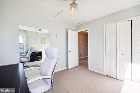 Bedroom - 3670 7th Ave, Edgewater, MD 21037 photo 6 of 6