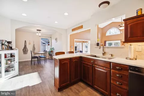 Kitchen - 3670 7th Ave, Edgewater, MD 21037 photo 4 of 4