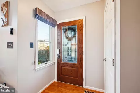 Entry Way - 3670 7th Ave, Edgewater, MD 21037 photo 1 of 1