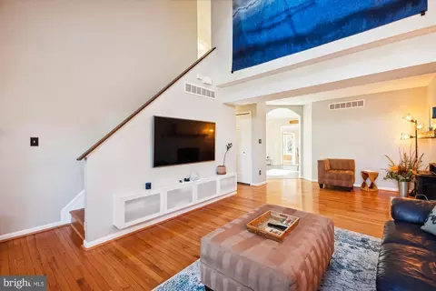 Living - 3670 7th Ave, Edgewater, MD 21037 photo 3 of 8