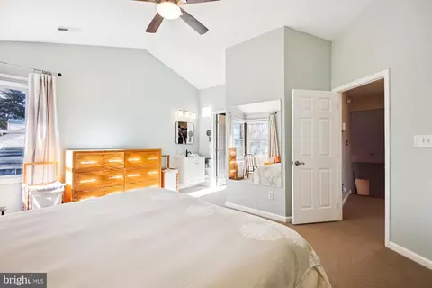 Bedroom - 3670 7th Ave, Edgewater, MD 21037 photo 2 of 6