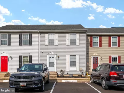 Exterior - 520 Realm Ct E, Odenton, MD 21113 photo 3 of 5