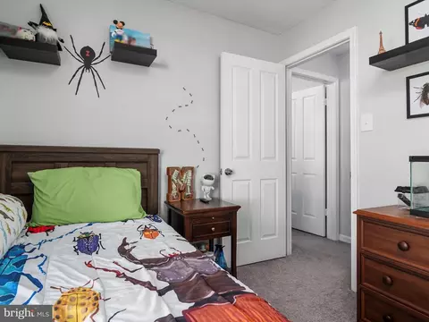 Bedroom - 520 Realm Ct E, Odenton, MD 21113 photo 7 of 8