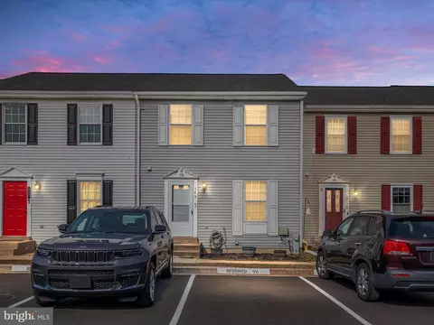 520 Realm Ct E, Odenton, MD 21113