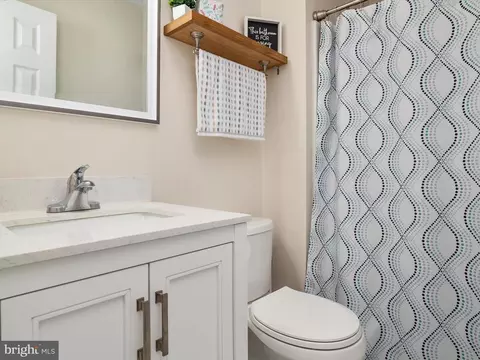 Bath - 520 Realm Ct E, Odenton, MD 21113 photo 2 of 4