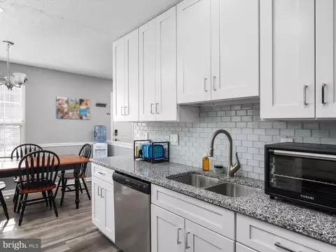 Kitchen - 520 Realm Ct E, Odenton, MD 21113 photo 3 of 3