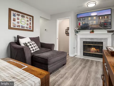 Living - 520 Realm Ct E, Odenton, MD 21113 photo 3 of 4