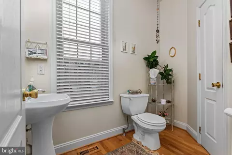 Bath - 706 Rusack Ct, Arnold, MD 21012 photo 4 of 4