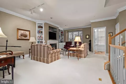 Living - 706 Rusack Ct, Arnold, MD 21012 photo 2 of 5