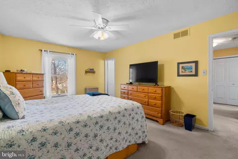 Bedroom - 8390 Armstrong Dr, Pasadena, MD 21122 photo 4 of 12