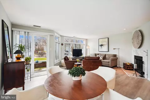 1133 Lake Heron Dr #1B, Annapolis, MD 21403