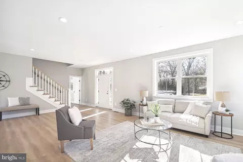 7844 Bertha Rd, Pasadena, MD 21122 photo 8