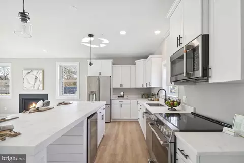 7844 Bertha Rd, Pasadena, MD 21122 photo 11