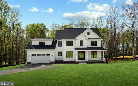 Exterior - 7434 Race Rd, Hanover, MD 21076 photo 4 of 8