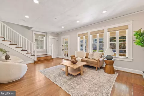 Living - 38 Murray Ave, Annapolis, MD 21401 photo 4 of 4