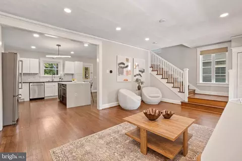 Living - 38 Murray Ave, Annapolis, MD 21401 photo 3 of 4
