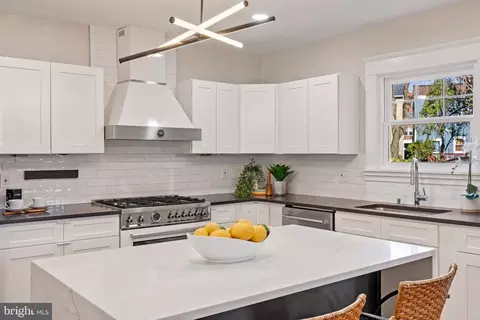 Kitchen - 38 Murray Ave, Annapolis, MD 21401 photo 4 of 8