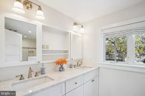 Bath - 322 Adams St, Annapolis, MD 21403 photo 1 of 4