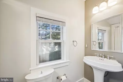 Bath - 322 Adams St, Annapolis, MD 21403 photo 4 of 4