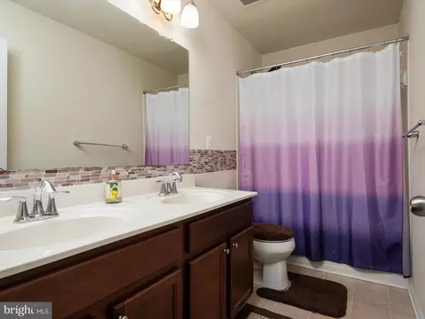 Bath - 8475 Winding Trl, Laurel, MD 20724 photo 4 of 5