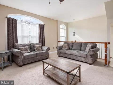 Living - 8475 Winding Trl, Laurel, MD 20724 photo 2 of 5