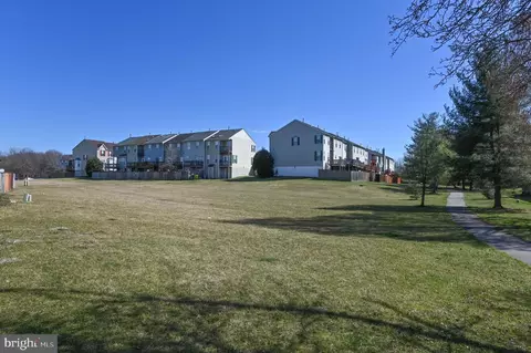 Exterior - 1242 Needham Ct #25E, Crofton, MD 21114 photo 9 of 9