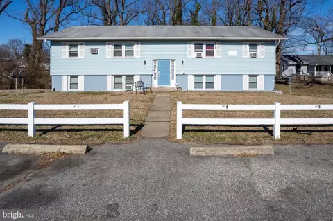 818 Riverside Dr, Pasadena, MD 21122