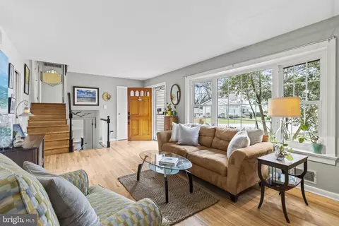Living - 20 Baldridge Rd, Annapolis, MD 21401 photo 3 of 10