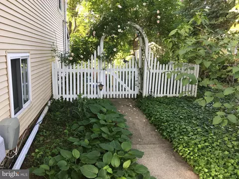 Exterior - 20 Baldridge Rd, Annapolis, MD 21401 photo 6 of 9