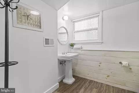Bath - 20 Baldridge Rd, Annapolis, MD 21401 photo 3 of 3