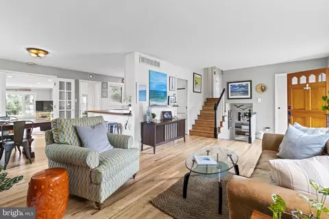 Living - 20 Baldridge Rd, Annapolis, MD 21401 photo 4 of 10