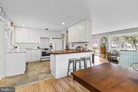 Kitchen - 20 Baldridge Rd, Annapolis, MD 21401 photo 2 of 3