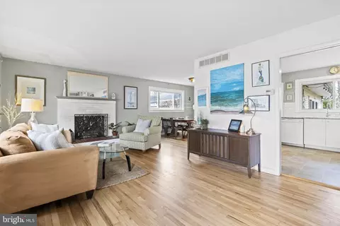 Living - 20 Baldridge Rd, Annapolis, MD 21401 photo 1 of 10