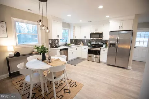 Kitchen - 1919 Hilltop Rd, Pasadena, MD 21122 photo 12 of 13