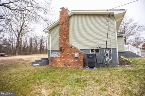 Exterior - 1919 Hilltop Rd, Pasadena, MD 21122 photo 8 of 15