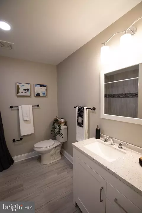 Bath - 1919 Hilltop Rd, Pasadena, MD 21122 photo 7 of 10