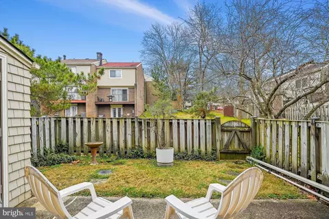 Exterior - 74 Gentry Ct, Annapolis, MD 21403 photo 6 of 8