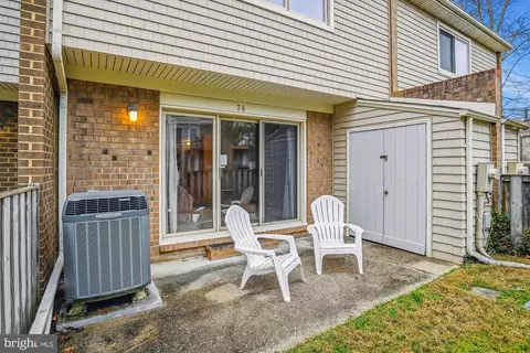 Exterior - 74 Gentry Ct, Annapolis, MD 21403 photo 4 of 8