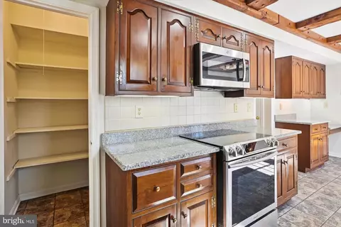 Kitchen - 144 Cardamon Dr, Edgewater, MD 21037 photo 3 of 5