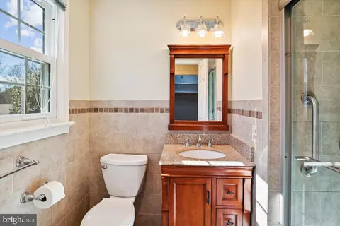 Bath - 144 Cardamon Dr, Edgewater, MD 21037 photo 2 of 5