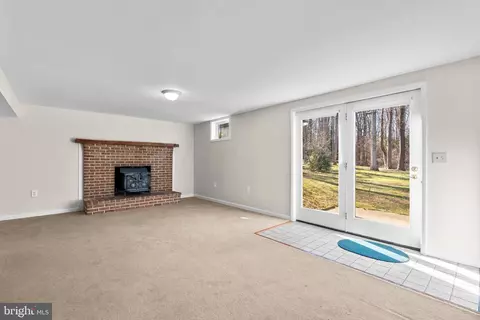Living - 3360 Easton Rd, Edgewater, MD 21037 photo 1 of 2
