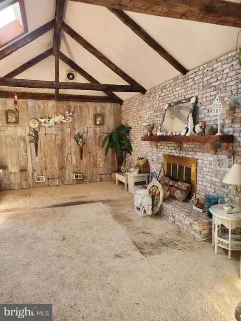 Living - 7805 Southwest Rd, Pasadena, MD 21122 photo 1 of 1