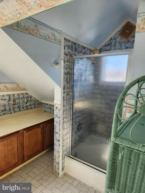 Bath - 7805 Southwest Rd, Pasadena, MD 21122 photo 3 of 4